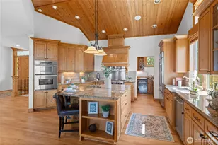 18608 Sound View Pl, Edmonds, WA 98020 - Photo 12