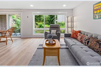 15212 NE 8th Street #F13, Bellevue, WA 98007 - Photo 6