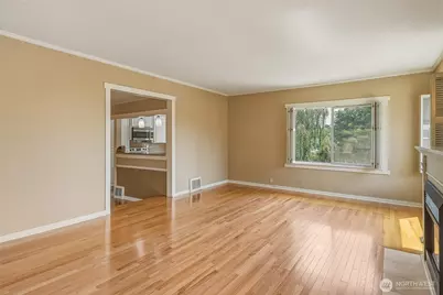 3242 36th Avenue W, Seattle, WA 98199 - Photo 12