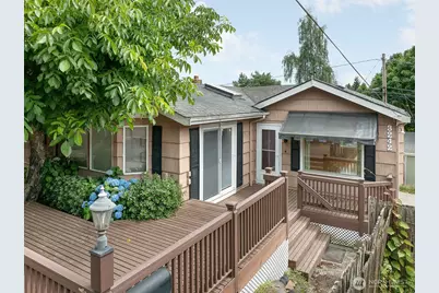 3242 36th Avenue W, Seattle, WA 98199 - Photo 2