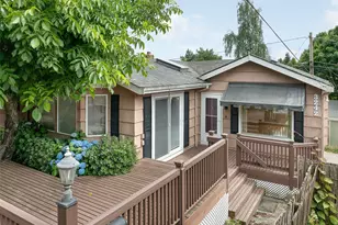 3242 36th Ave W, Seattle, WA 98199 - Photo 2