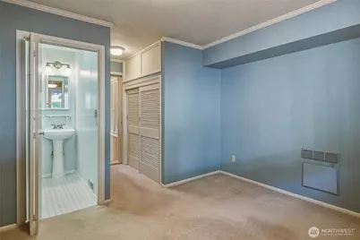 3242 36th Avenue W, Seattle, WA 98199 - Photo 32