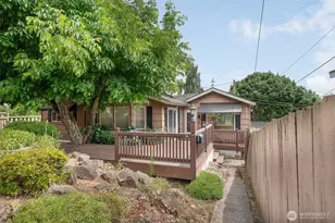 3242 36th Ave W, Seattle, WA 98199 - Photo 1