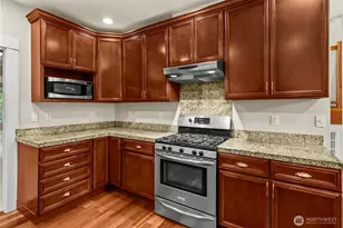 518 W Pioneer, Puyallup, WA 98371 - Photo 12