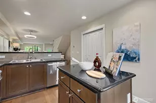 2707 SW Sylvan Heights Dr, Seattle, WA 98106 - Photo 14