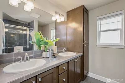 2707 SW Sylvan Heights Drive, Seattle, WA 98106 - Photo 20