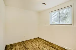 8451 NE 137th St, Kirkland, WA 98034 - Photo 18