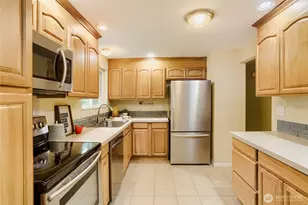 8451 NE 137th St, Kirkland, WA 98034 - Photo 10