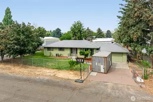 156 Warden Ave NW, Soap Lake, WA 98851 - Photo 2