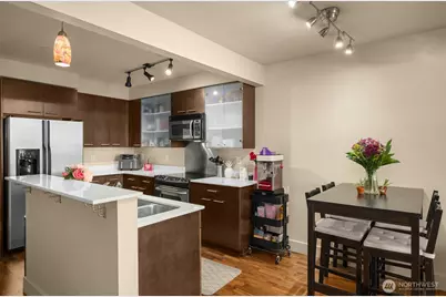 159 Denny Way #411, Seattle, WA 98109 - Photo 10