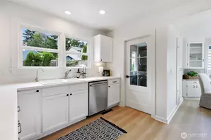 3006 NE 133rd St, Seattle, WA 98125 - Photo 16