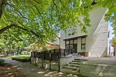 4714 17th Avenue NE, Seattle, WA 98105 - Photo 2