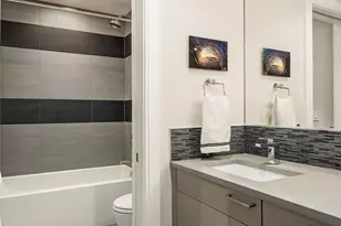 8270 SE 31st St, Mercer Island, WA 98040 - Photo 28