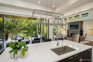 8270 SE 31st St, Mercer Island, WA 98040 - Photo 14