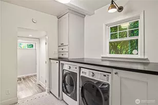 3633 41st Ave W, Seattle, WA 98199 - Photo 8