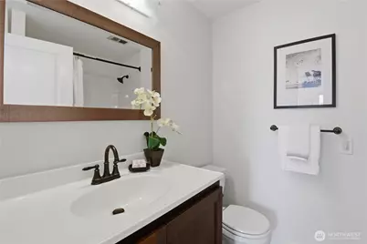 639 W Lake Sammamish Parkway NE, Bellevue, WA 98008 - Photo 26