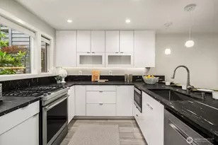 6121 NE 175th St, Kenmore, WA 98028 - Photo 16
