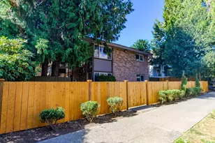 2211 Franklin Ave E, Seattle, WA 98102 - Photo 2