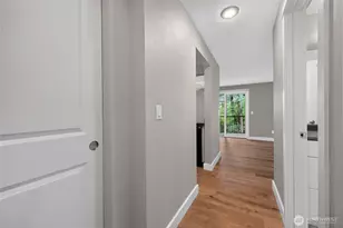 11313 NE 128th St, Kirkland, WA 98034 - Photo 4