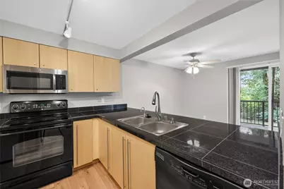 11313 NE 128th Street #E104, Kirkland, WA 98034 - Photo 6