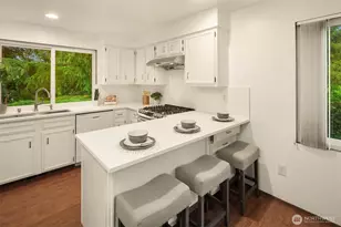14130 SE 49th Pl, Bellevue, WA 98006 - Photo 12