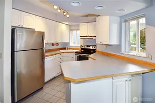 2215 Yale Ave. E., Seattle, WA 98102 - Photo 18