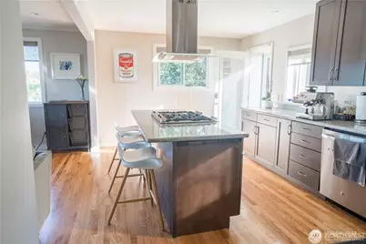 10861 Auburn Avenue S, Seattle, WA 98178 - Photo 8