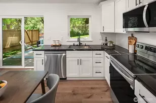 8824 32nd Ave SW, Seattle, WA 98126 - Photo 10