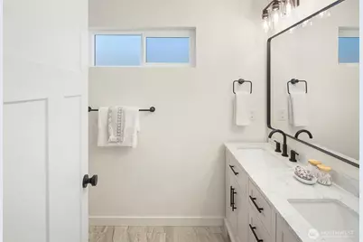 8824 32nd Avenue SW, Seattle, WA 98126 - Photo 18