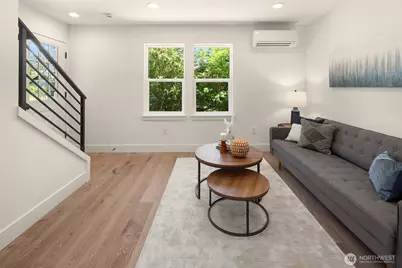 8824 32nd Avenue SW, Seattle, WA 98126 - Photo 2