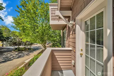 4720 Interlake Avenue N, Seattle, WA 98103 - Photo 2