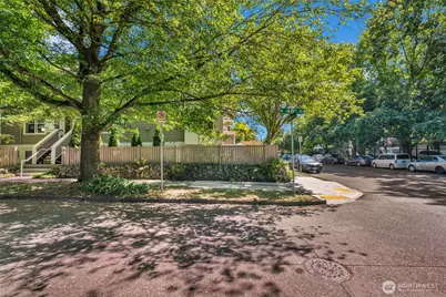 4720 Interlake Avenue N, Seattle, WA 98103 - Photo 40