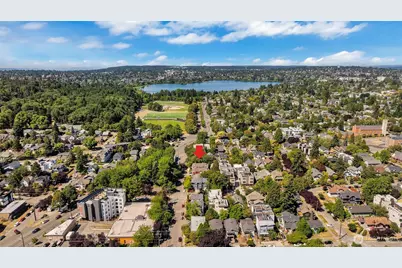 4720 Interlake Avenue N, Seattle, WA 98103 - Photo 38