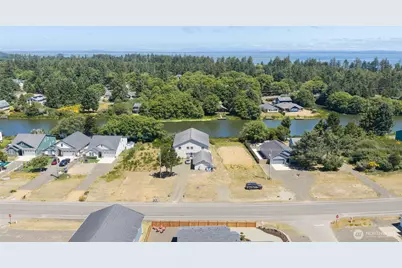 992 Point Brown Avenue SE #2, Ocean Shores, WA 98569 - Photo 38