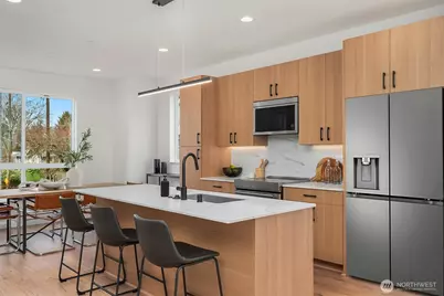 223 NE 75th Street, Seattle, WA 98115 - Photo 8
