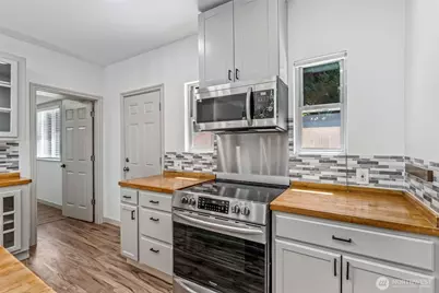 5830 115th Place NE #2, Kirkland, WA 98033 - Photo 4