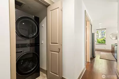 4547 8th Avenue NE #310, Seattle, WA 98105 - Photo 2