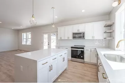225 W Linden Avenue, Moses Lake, WA 98837 - Photo 6