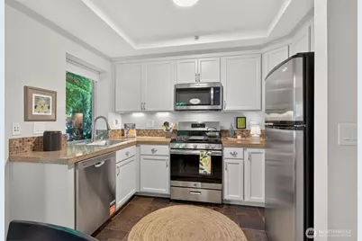 200 W Comstock Street #102, Seattle, WA 98119 - Photo 14