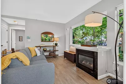 200 W Comstock Street #102, Seattle, WA 98119 - Photo 10