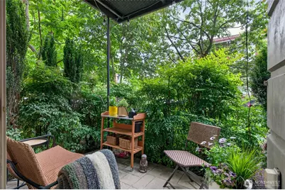 200 W Comstock Street #102, Seattle, WA 98119 - Photo 20