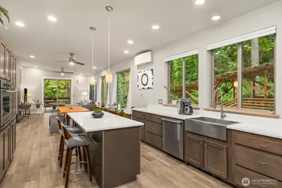 9720 NE Lofgren Road, Bainbridge Island, WA 98110 - Photo 14