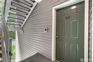 801 N Rainier Ave, Renton, WA 98057 - Photo 2