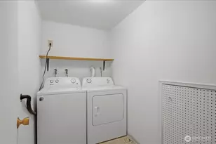 4731 NE 201st Pl, Lake Forest Park, WA 98155 - Photo 32