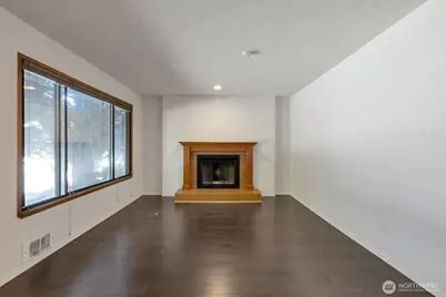 9512 1st Avenue NE #204, Seattle, WA 98115 - Photo 4