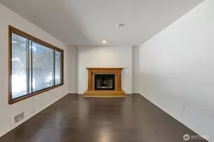 9512 1st Ave NE, Seattle, WA 98115 - Photo 4