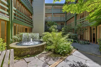9512 1st Avenue NE #204, Seattle, WA 98115 - Photo 2