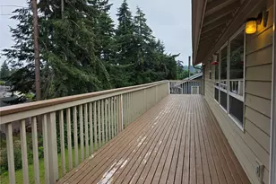 384 Selkirk Dr, Camano Island, WA 98282 - Photo 14