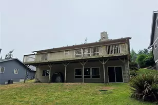 384 Selkirk Dr, Camano Island, WA 98282 - Photo 6