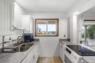 1188 SE Pioneer Way, Oak Harbor, WA 98277 - Photo 14